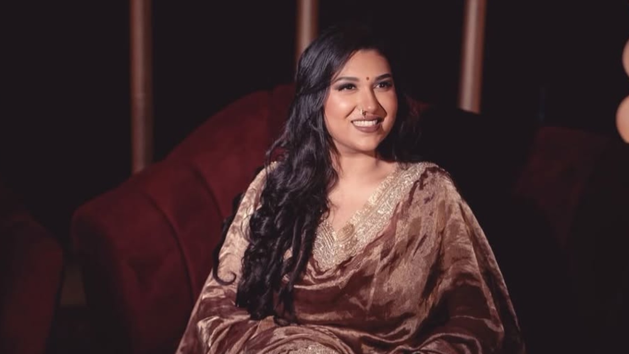 Photos: ತಂದೆ - ತಾಯಿ ಜೊತೆಗೆ ಇರುವ ಸ್ಪೆಷಲ್‌ ಫೋಟೋಗಳನ್ನು ಹಂಚಿಕೊಂಡ ʻಕಿಚ್ಚʼ ಸುದೀಪ್ ಪುತ್ರಿ ಸಾನ್ವಿ - Image 2