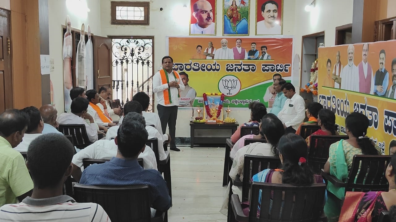 Nadaprabhu Kempegowda: ಕೆಂಪೇಗೌಡರ ಕೀರ್ತಿಯನ್ನು ಮೀರಿ ಮೋದಿಯ 11 ವರ್ಷದ ಆಡಳಿತವಿದೆ: ಸೀಕಲ್ ರಾಮಚಂದ್ರಗೌಡ ಅಭಿಮತ