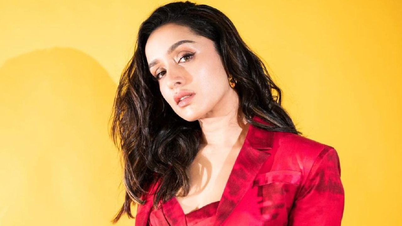 Allu Arjun: ಸೆಟ್ಟೇರುತ್ತಿದೆ ಅಲ್ಲು ಅರ್ಜುನ್‌- ಅಟ್ಲೀ ಕಾಂಬಿನೇಶನ್‌ನಲ್ಲಿ ಫ್ಯಾನ್‌ ಇಂಡಿಯಾ ಚಿತ್ರ- ಯಾರಾಗ್ತಾರೆ ʻಪುಷ್ಪಾʼಗೆ ಜೋಡಿ? - Image 4