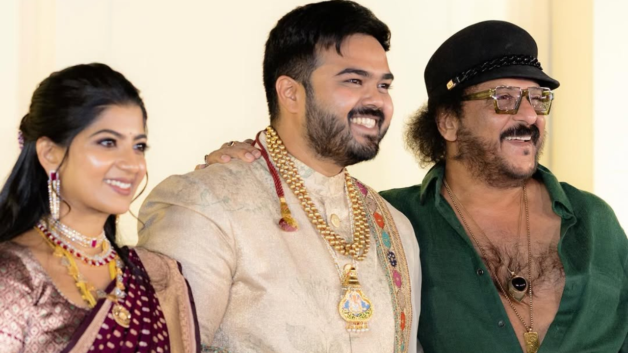 ಗಾಯಕ ಅನಿರುದ್ಧ ಶಾಸ್ತ್ರಿ ಆರತಕ್ಷತೆಯಲ್ಲಿ ಸ್ಯಾಂಡಲ್‌ವುಡ್‌ ತಾರೆಯರ ಸಮಾಗಮ; ಇಲ್ಲಿವೆ ಸುಂದರ ಫೋಟೋಗಳು - Image 4