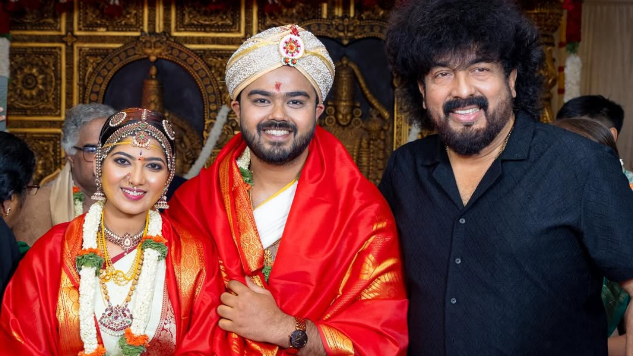 ಗಾಯಕ ಅನಿರುದ್ಧ ಶಾಸ್ತ್ರಿ ಆರತಕ್ಷತೆಯಲ್ಲಿ ಸ್ಯಾಂಡಲ್‌ವುಡ್‌ ತಾರೆಯರ ಸಮಾಗಮ; ಇಲ್ಲಿವೆ ಸುಂದರ ಫೋಟೋಗಳು - Image 5