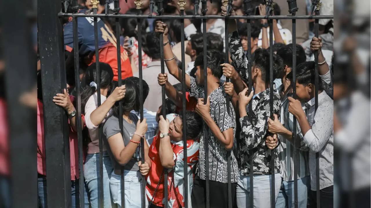Bangalore Stampede: ಚಿನ್ನಸ್ವಾಮಿ ಸ್ಟೇಡಿಯಂನಲ್ಲಿ ಕಾಲ್ತುಳಿತದಲ್ಲಿ ಮೃತಪಟ್ಟವರ ವಿವರ ಇಲ್ಲಿದೆ