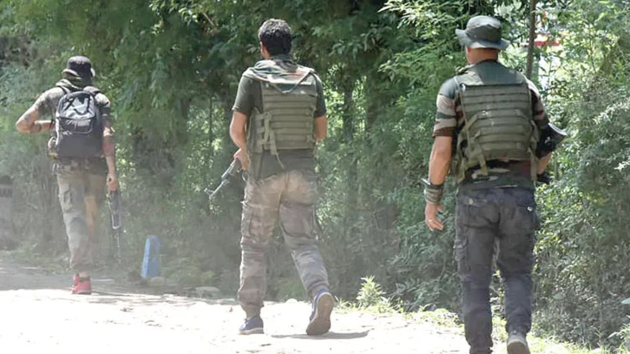 ಆಹಾರ ದೋಚಿಕೊಂಡು ಹೋದ ಭಯೋತ್ಪಾದಕರು