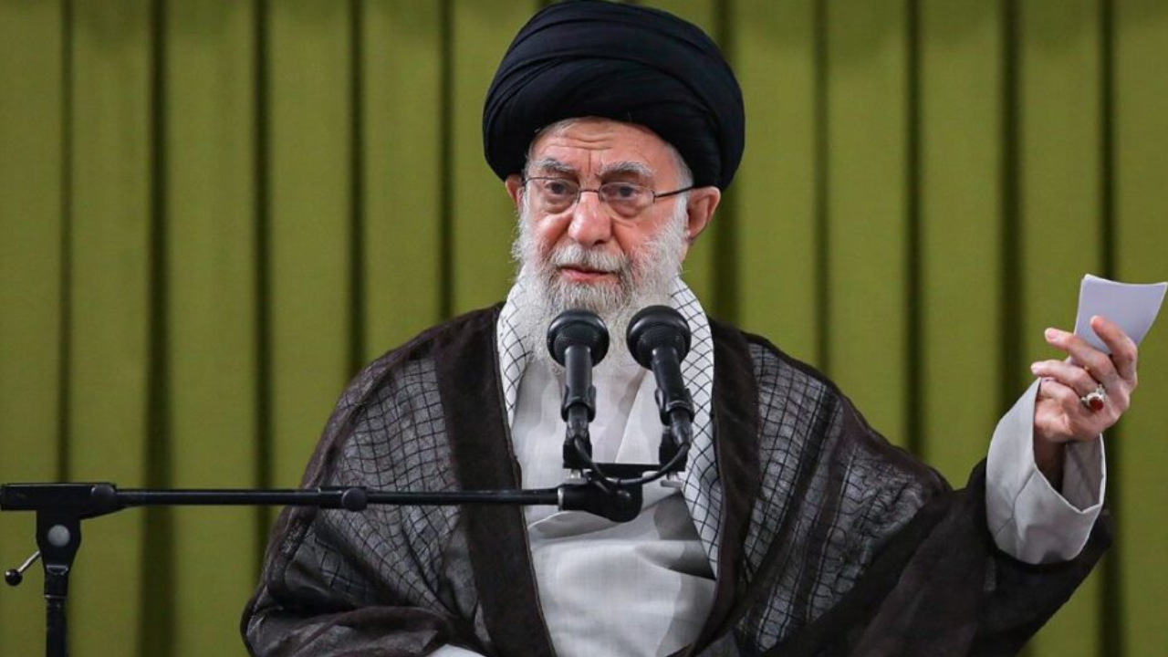 ಇರಾನ್ ದೇಶದ ಆಡಳಿತ ನಡೆಸುವವರು ಯಾರು?