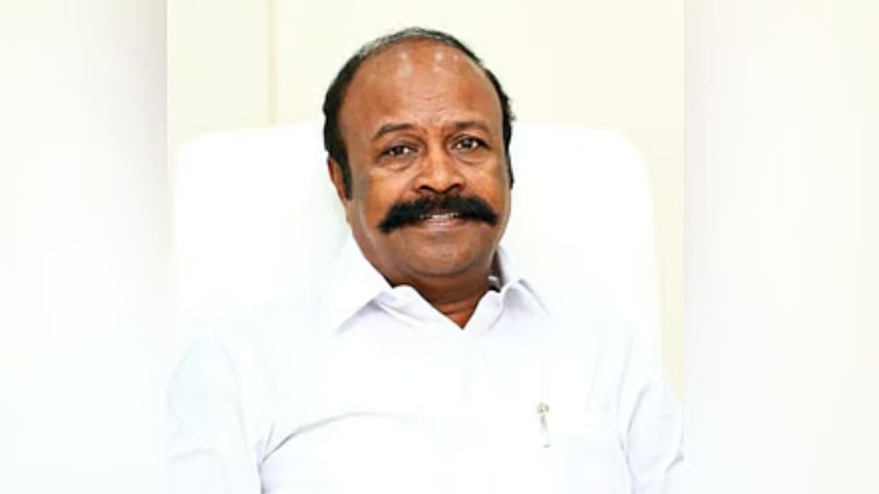 ಉದಯನಿಧಿ ಸ್ಟಾಲಿನ್ ಹುಟ್ಟುಹಬ್ಬದ ಪಾರ್ಟಿಯಲ್ಲಿ ತುಂಡುಡುಗೆ ನೃತ್ಯ!