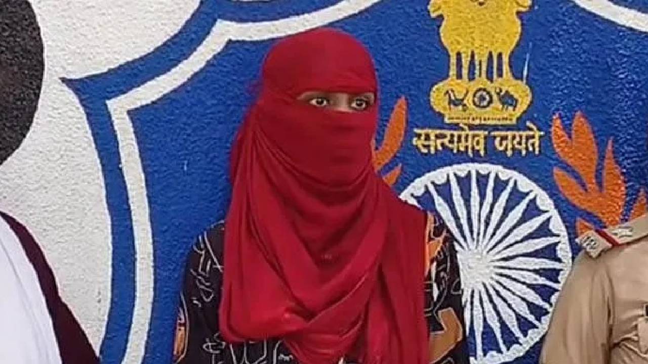 ವಿದ್ಯಾರ್ಥಿ ಜೊತೆಯೇ ಓಡಿ ಹೋದ ಶಿಕ್ಷಕಿ