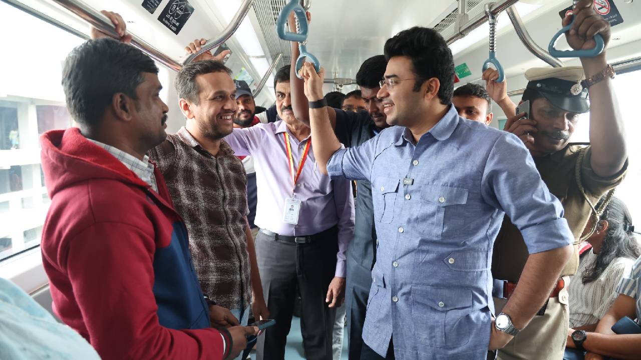 ಹಳದಿ ಮೆಟ್ರೋದಲ್ಲಿ ಪ್ರಯಾಣಿಸಿ ʼಫಸ್ಟ್ ಶೋ ಹೌಸ್ಫುಲ್ʼ ಎಂದ ತೇಜಸ್ವಿ