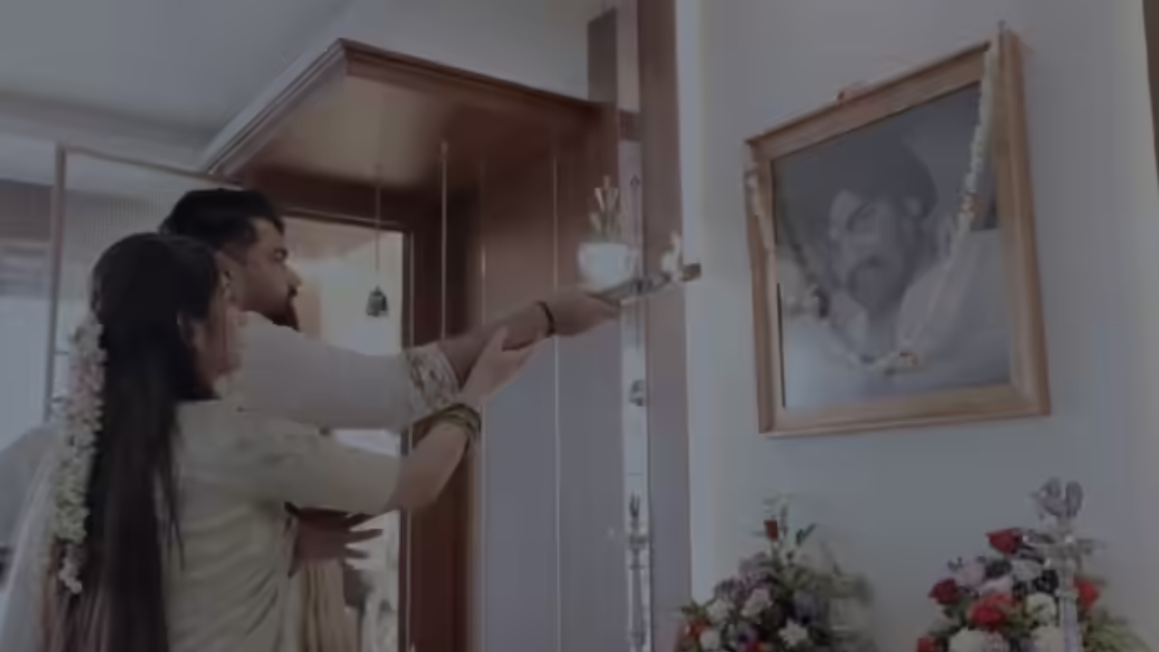 ಐಷಾರಾಮಿ ಮನೆಗೆ ಕಾಲಿಟ್ಟ ತರುಣ್‌ ಸುಧೀರ್‌ - ಸೋನಲ್‌ ದಂಪತಿ; ಇಲ್ಲಿವೆ ನೋಡಿ ಗೃಹಪ್ರವೇಶದ ಫೋಟೋಗಳು - Image 1