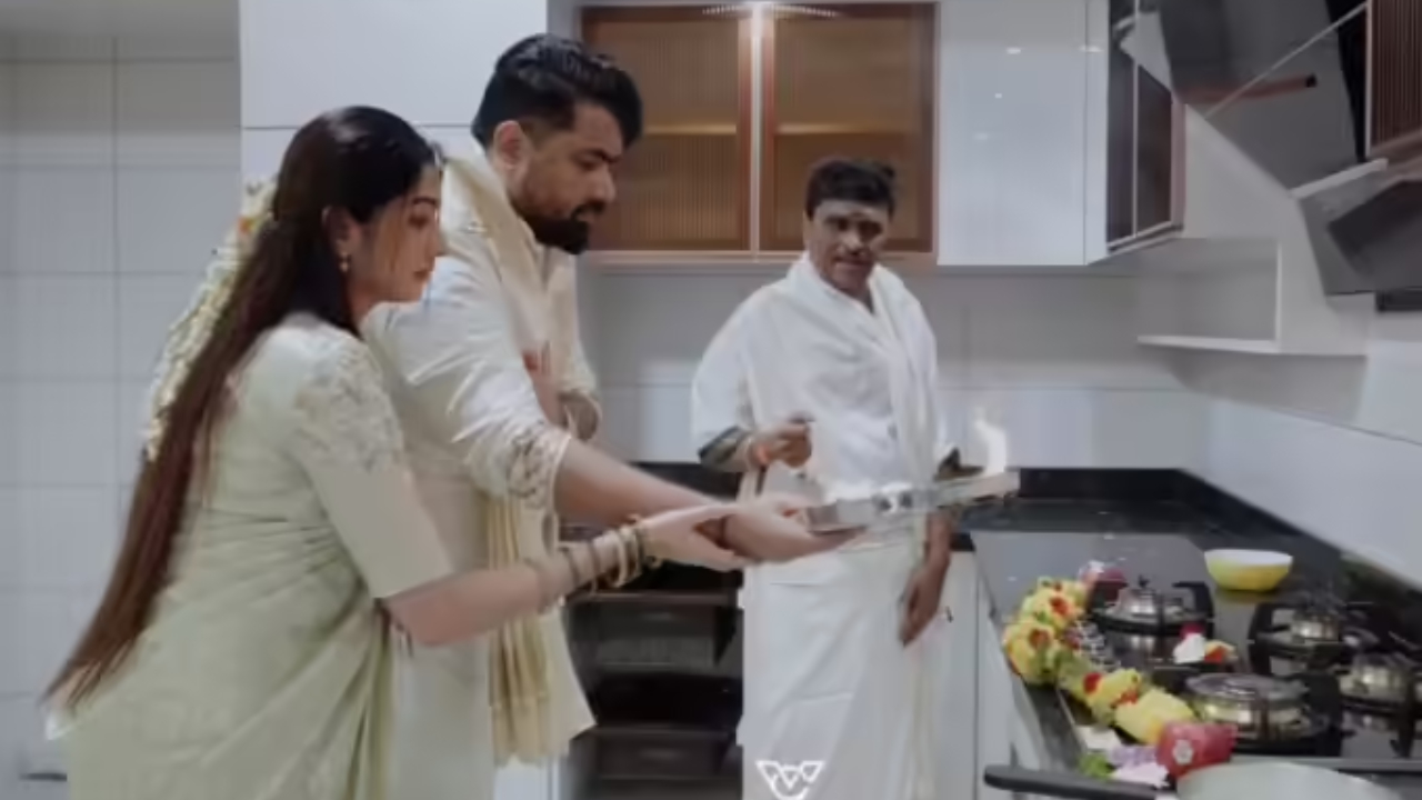 ಐಷಾರಾಮಿ ಮನೆಗೆ ಕಾಲಿಟ್ಟ ತರುಣ್‌ ಸುಧೀರ್‌ - ಸೋನಲ್‌ ದಂಪತಿ; ಇಲ್ಲಿವೆ ನೋಡಿ ಗೃಹಪ್ರವೇಶದ ಫೋಟೋಗಳು - Image 2