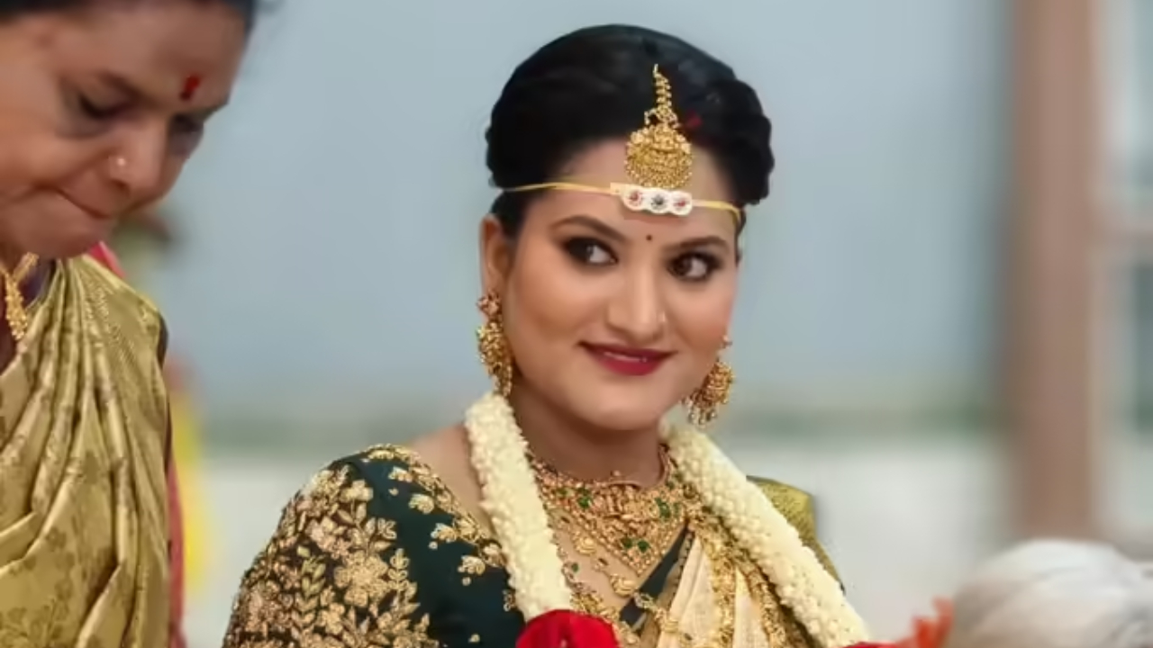 ಧರ್ಮಸ್ಥಳದ ಮಂಜುನಾಥನ ಸನ್ನಿಧಿಯಲ್ಲಿ ಸರಳವಾಗಿ ದಾಂಪತ್ಯ ಜೀವನಕ್ಕೆ ಕಾಲಿಟ್ಟ ʻಉಗ್ರಂʼ ಮಂಜು; ಈ ಮದುವೆಗೆ ಯಾರೆಲ್ಲಾ ಹೋಗಿದ್ರು ನೋಡಿ - Image 2