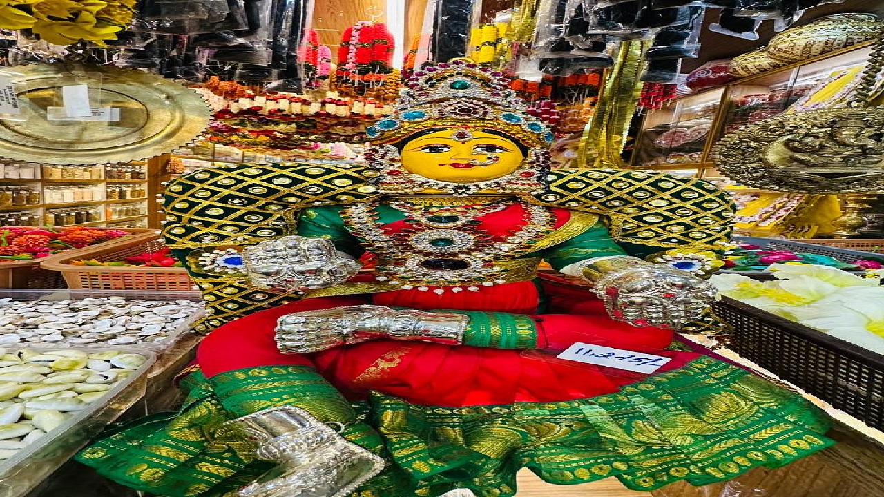 Varamahalaxmi festival 2025: ಹಬ್ಬಕ್ಕೆ ಮನೆಗೆ ಬರಲು ಸಿದ್ಧ ರೆಡಿಮೇಡ್ ವರಮಹಾಲಕ್ಷ್ಮಿ - Image 5