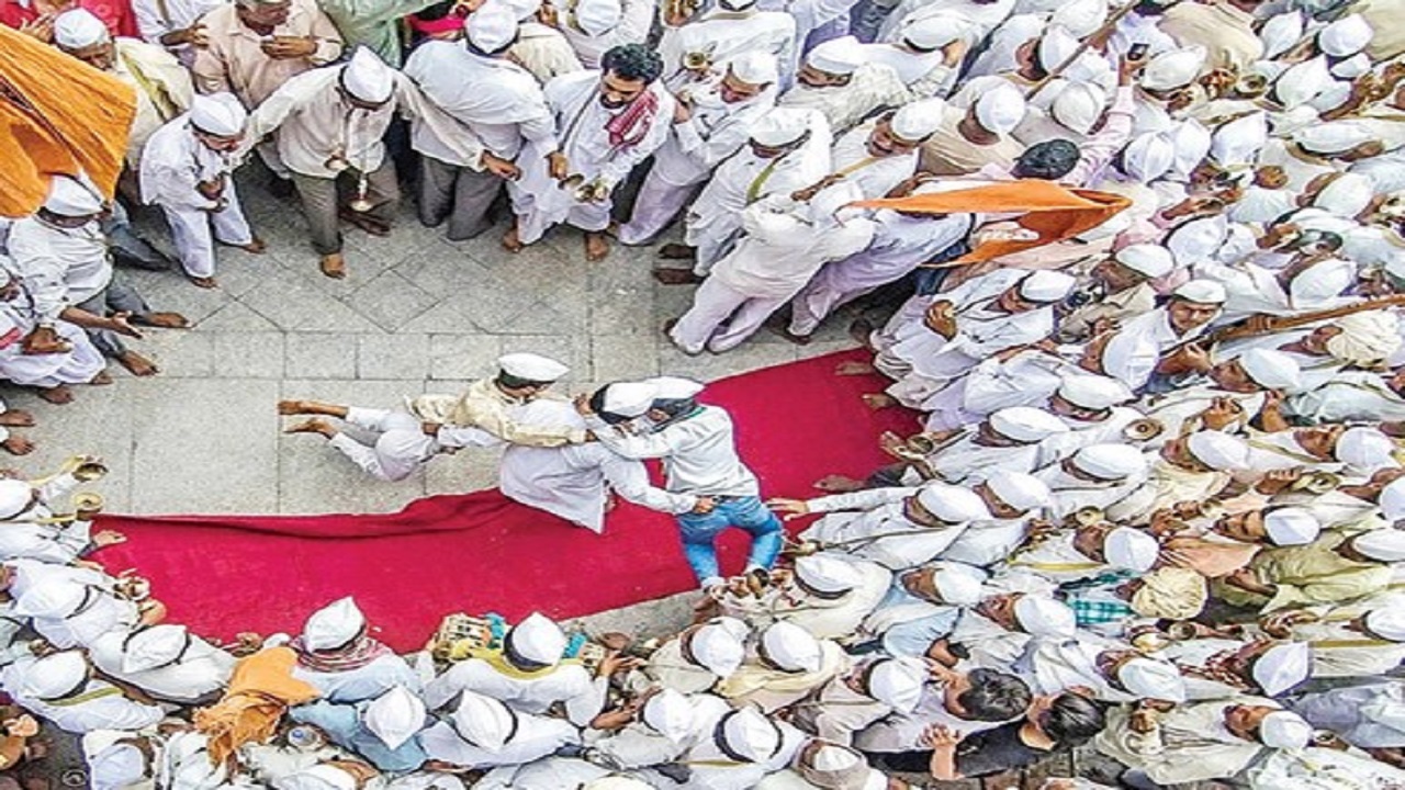 ಲಕ್ಷಾಂತರ ಜನರು ಪಾಲ್ಗೊಳ್ಳುವ ವಾರಕರಿ ಸಂಪ್ರದಾಯ