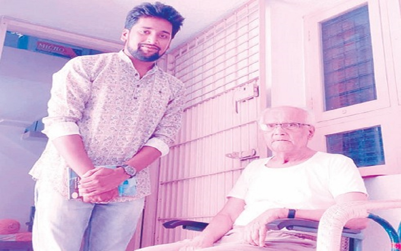 ಭೈರಪ್ಪ ಎಂಬ ಬೋಧಿವೃಕ್ಷದ ಕೆಳಗೆ ಕುಳಿತ ಅದ್ಭುತ ಕ್ಷಣ