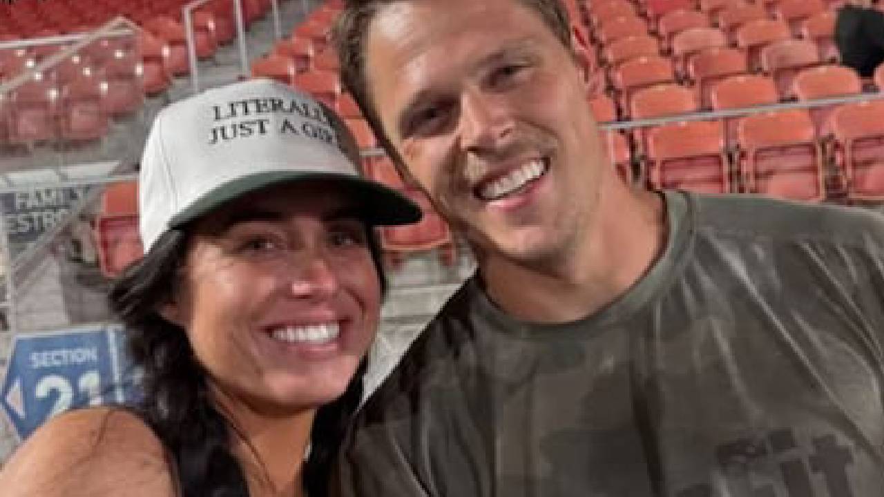 ಪತಿಯನ್ನು ಸರಿಪಡಿಸಲು ಹೋದ ಪತ್ನಿಯೇ ಅಶ್ಲೀಲ ವಿಡಿಯೊ ಚಟಕ್ಕೆ ಬಲಿ