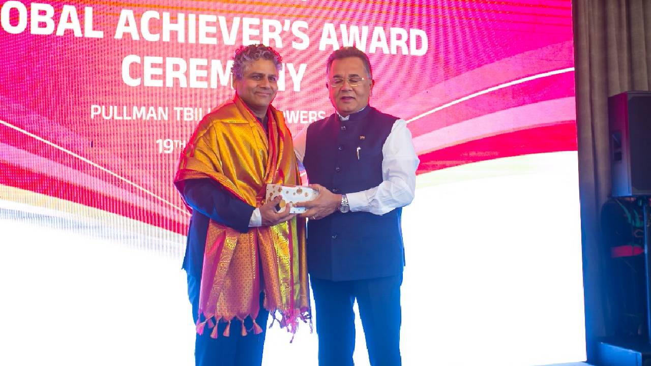 ಫೋಟೋ ಗ್ಯಾಲರಿ: ಕರುನಾಡಿನ ಸಾಧಕರಿಗೆ ಜಾರ್ಜಿಯಾದಲ್ಲಿ ವಿಶ್ವವಾಣಿ ಗ್ಲೋಬಲ್ ಅಚೀವರ್ಸ್ ಪ್ರಶಸ್ತಿ - Image 17