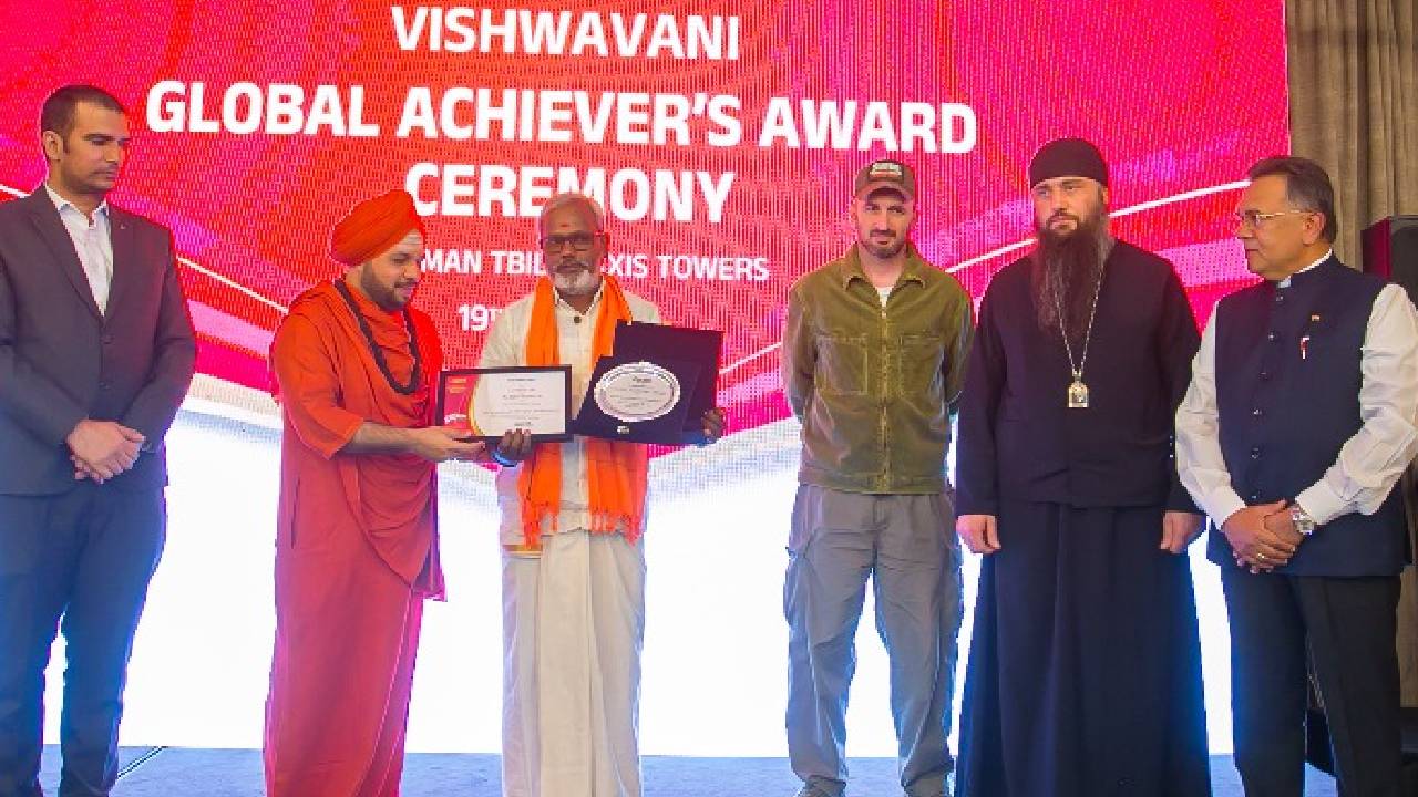 ಫೋಟೋ ಗ್ಯಾಲರಿ: ಕರುನಾಡಿನ ಸಾಧಕರಿಗೆ ಜಾರ್ಜಿಯಾದಲ್ಲಿ ವಿಶ್ವವಾಣಿ ಗ್ಲೋಬಲ್ ಅಚೀವರ್ಸ್ ಪ್ರಶಸ್ತಿ - Image 5