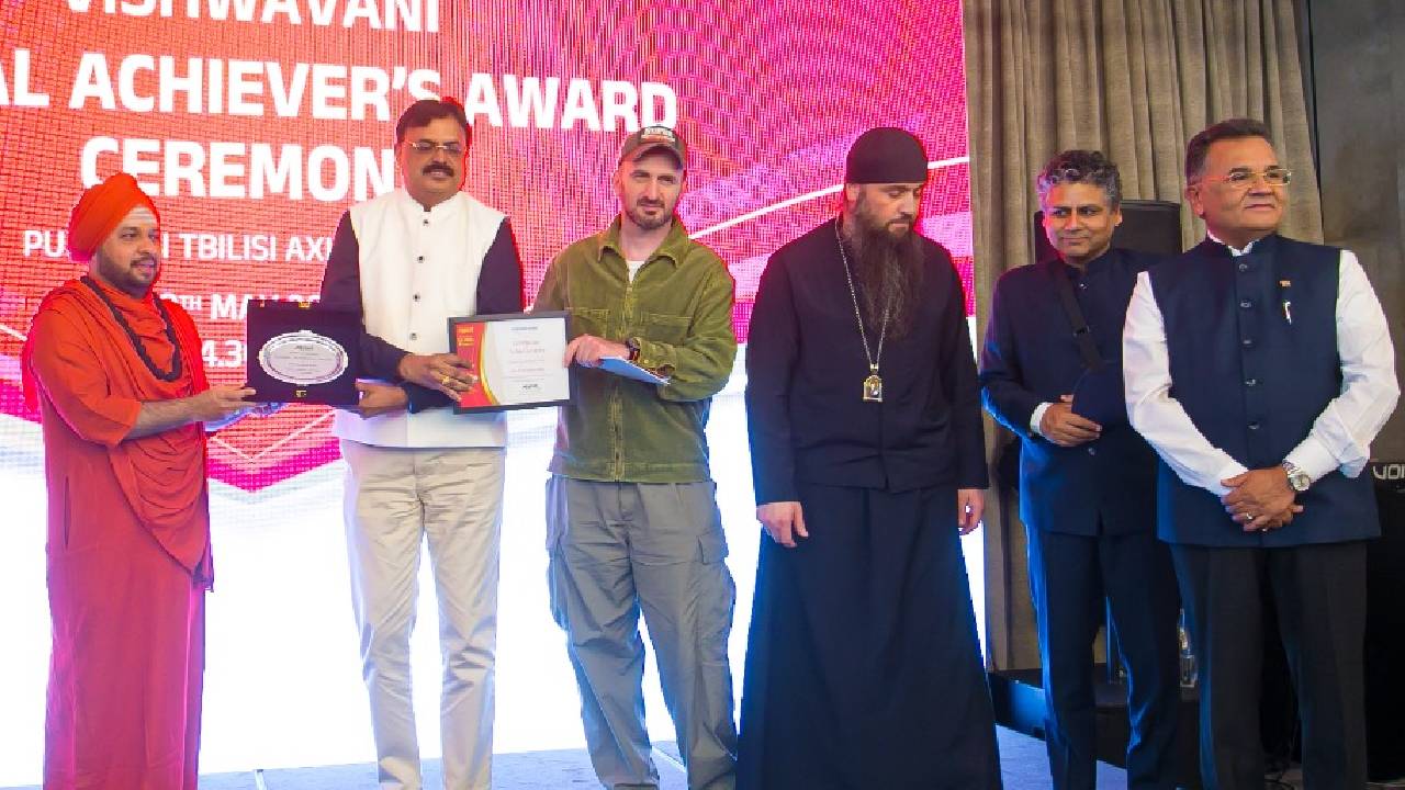 ಫೋಟೋ ಗ್ಯಾಲರಿ: ಕರುನಾಡಿನ ಸಾಧಕರಿಗೆ ಜಾರ್ಜಿಯಾದಲ್ಲಿ ವಿಶ್ವವಾಣಿ ಗ್ಲೋಬಲ್ ಅಚೀವರ್ಸ್ ಪ್ರಶಸ್ತಿ - Image 6