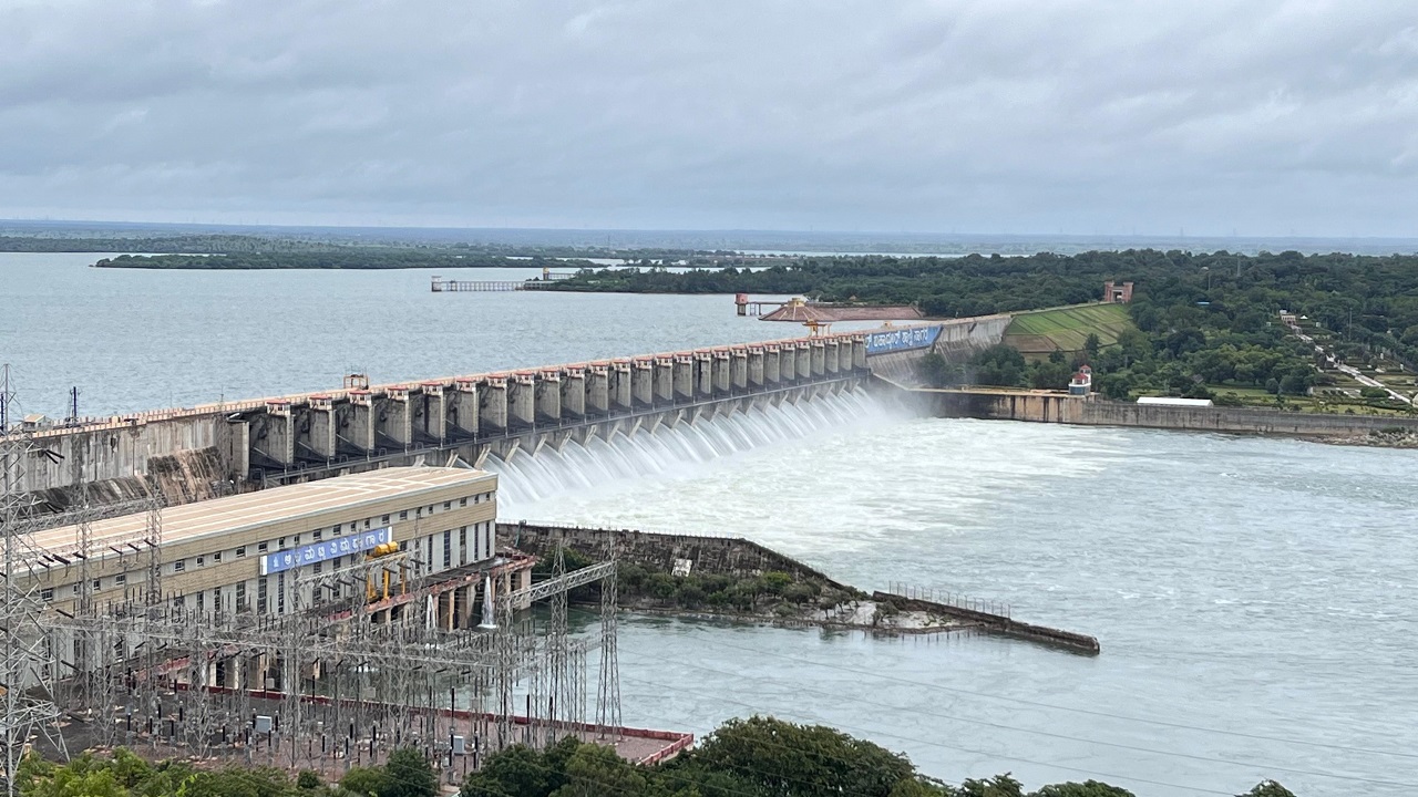 ಮುಖ್ಯಮಂತ್ರಿಗಳಿಂದ ಕೃಷ್ಣೆಗೆ ಬಾಗಿನ ಅರ್ಪಣೆ ?