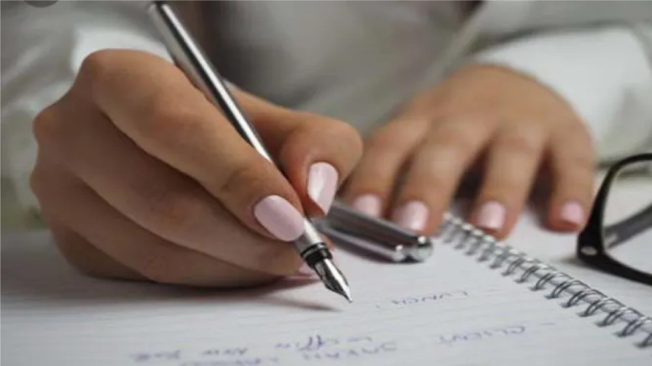 Tips for fast writing: ಪರೀಕ್ಷೆಯಲ್ಲಿ ಅಕ್ಷರ ಸುಂದರವಾಗಿದ್ದರೆ ಸಾಲದು ವೇಗವಾಗಿಯೂ ಬರೆಯಬೇಕು; ಅದಕ್ಕಾಗಿ ಇಲ್ಲಿದೆ ಟಿಪ್ಸ್ - Image 1