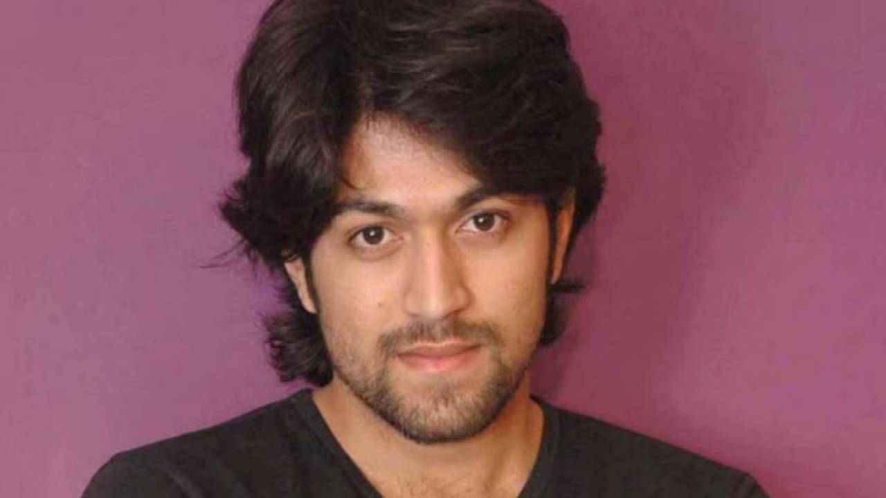 ಸಾಮಾನ್ಯ ವ್ಯಕ್ತಿಯಿಂದ 'ಪ್ಯಾನ್ ವರ್ಲ್ಡ್ ಸ್ಟಾರ್' ವರೆಗಿನ ನಟ ರಾಕಿಂಗ್ ಸ್ಟಾರ್ ಯಶ್ ಸಾಧನೆಯ ಹಾದಿ ಹೇಗಿತ್ತು ಗೊತ್ತಾ? - Image 4