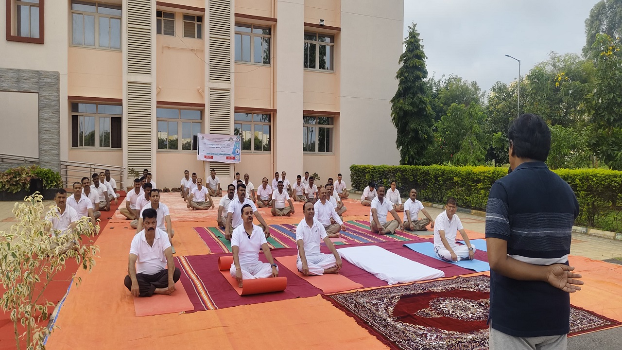 Yoga Training: 11ನೇ ಅಂತರರಾಷ್ಟ್ರೀಯ ಯೋಗ ದಿನಾಚರಣೆಯ ಪ್ರಯುಕ್ತ ಯೋಗ ತರಬೇತಿ